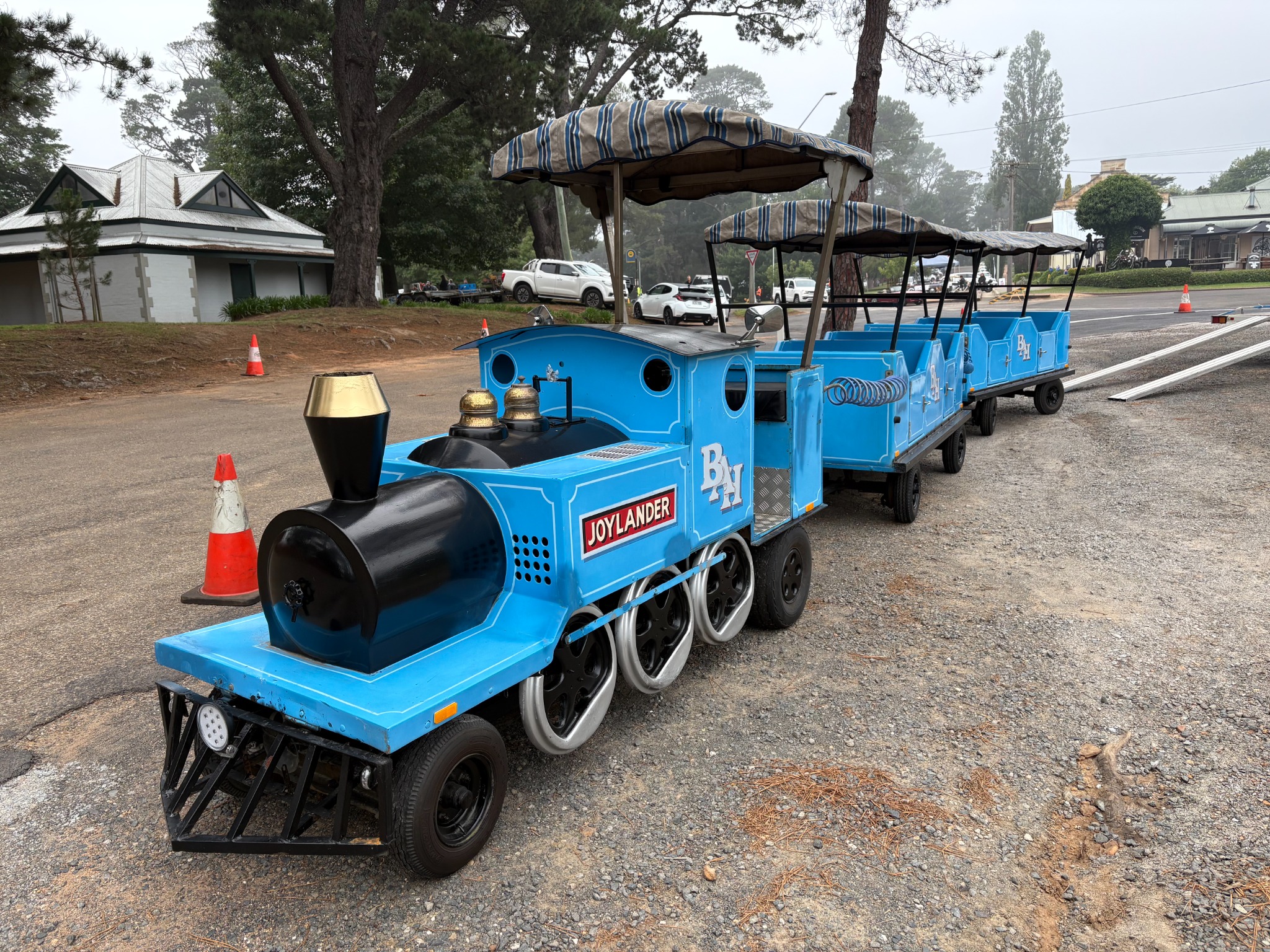 Blue trackless train hire for Sydney kids parties and community events